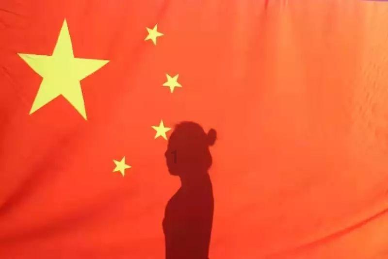 65岁朱玲玲艳压群芳!连陈茵媺都被比下去,同场陈奕迅秒变乖仔!