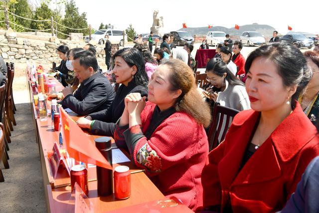 张家界国家森林公园(武陵源景区)成“琉璃世界”